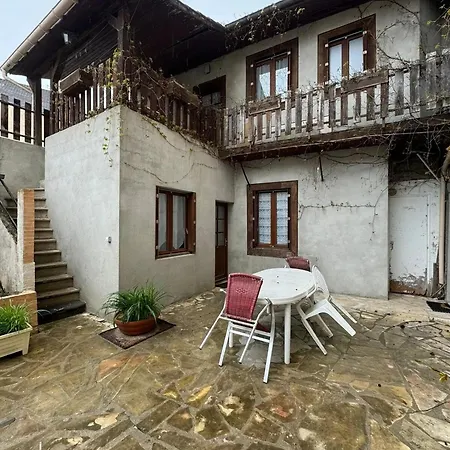 à Néris-les-bains - 25 M² Avec Terrasse * Néris-les-Bains