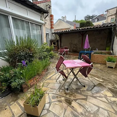 à Néris-les-bains - 25 M² Avec Terrasse