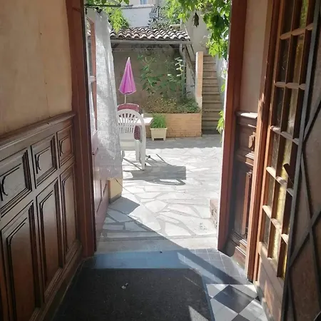 à Néris-les-bains - 25 M² Avec Terrasse * Néris-les-Bains