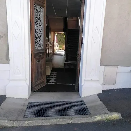 à Néris-les-bains - 25 M² Avec Terrasse Néris-les-Bains